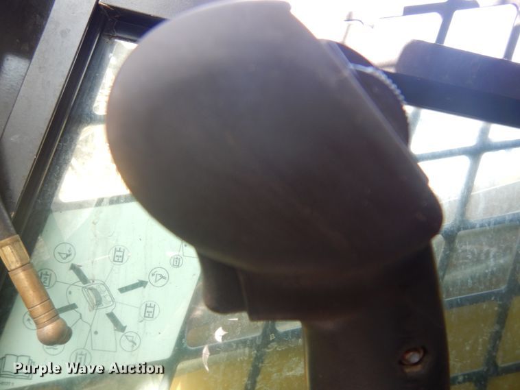 image for item JZ9786 2012 Caterpillar 272D XHP  skid steer loader