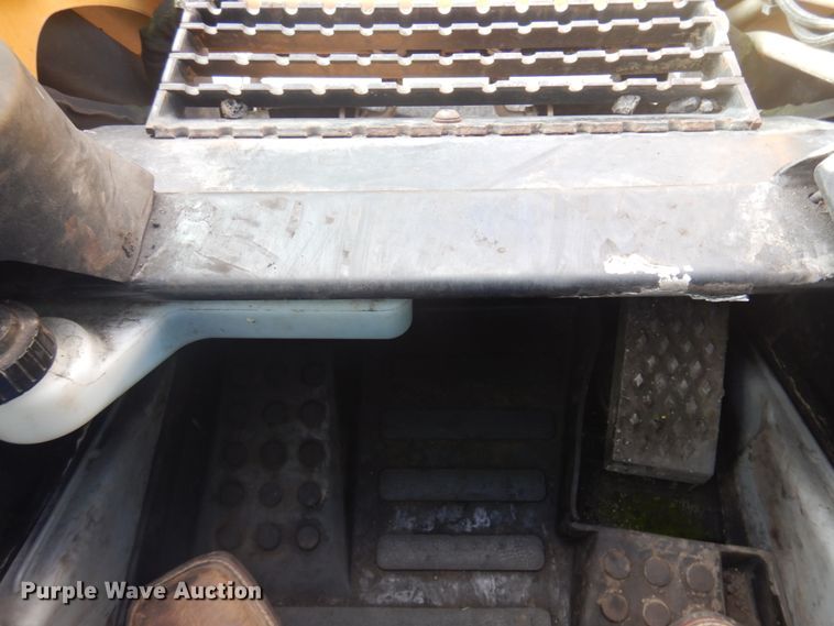 image for item JZ9786 2012 Caterpillar 272D XHP  skid steer loader