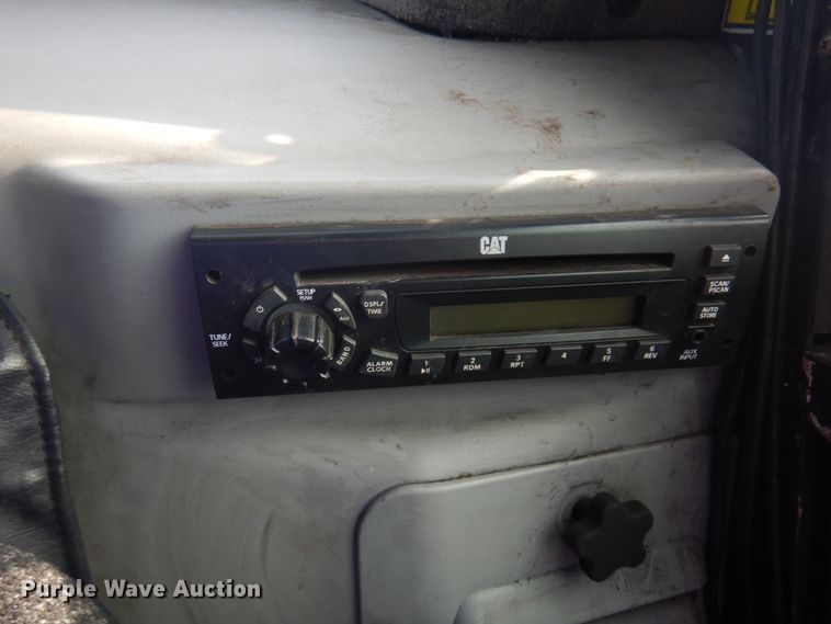 image for item JZ9786 2012 Caterpillar 272D XHP  skid steer loader