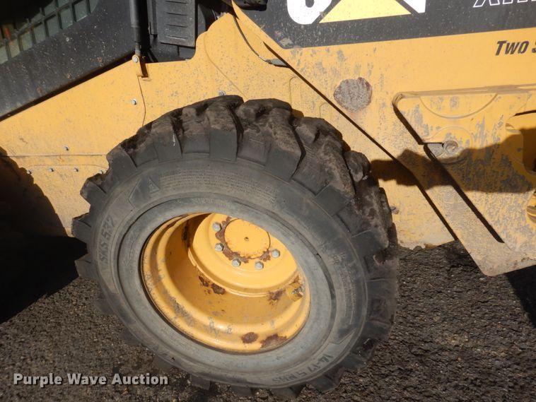 image for item JZ9786 2012 Caterpillar 272D XHP  skid steer loader