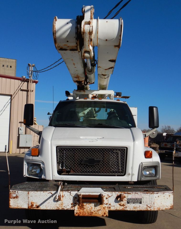 image for item KH9111 2006 Chevrolet C7500  bucket truck