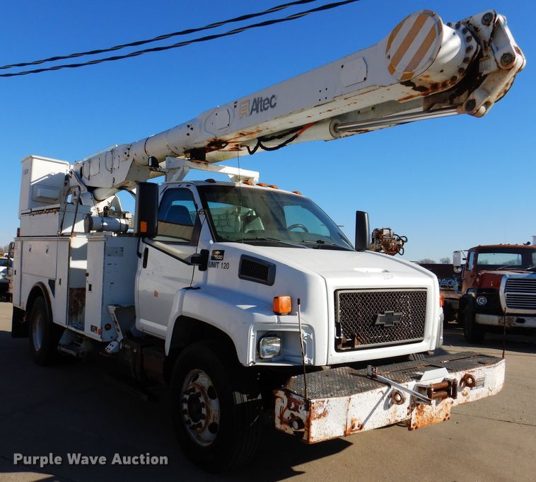 image for item KH9111 2006 Chevrolet C7500  bucket truck
