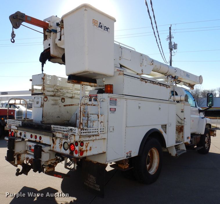 image for item KH9111 2006 Chevrolet C7500  bucket truck