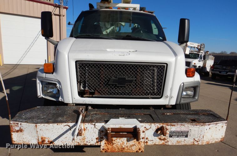 image for item KH9111 2006 Chevrolet C7500  bucket truck