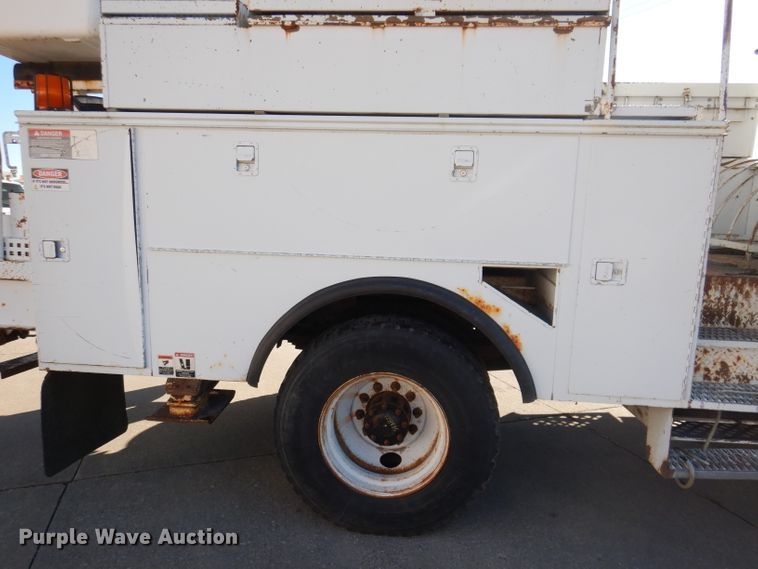 image for item KH9111 2006 Chevrolet C7500  bucket truck