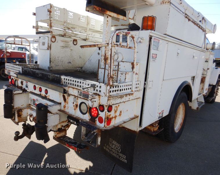 image for item KH9111 2006 Chevrolet C7500  bucket truck