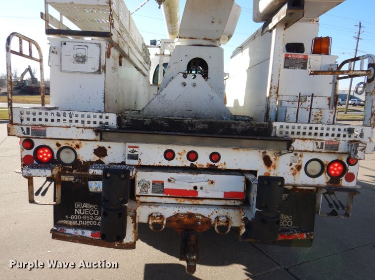 image for item KH9111 2006 Chevrolet C7500  bucket truck