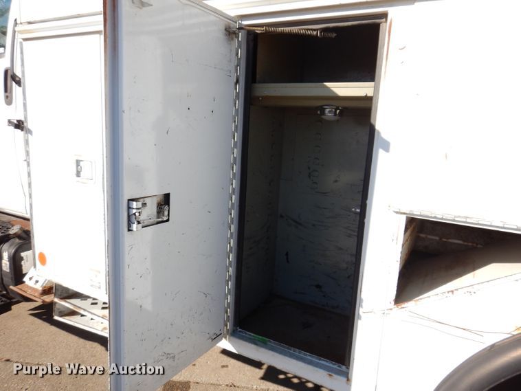 image for item KH9111 2006 Chevrolet C7500  bucket truck