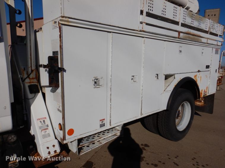 image for item KH9111 2006 Chevrolet C7500  bucket truck