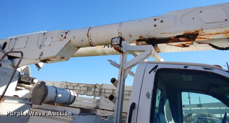 image for item KH9111 2006 Chevrolet C7500  bucket truck