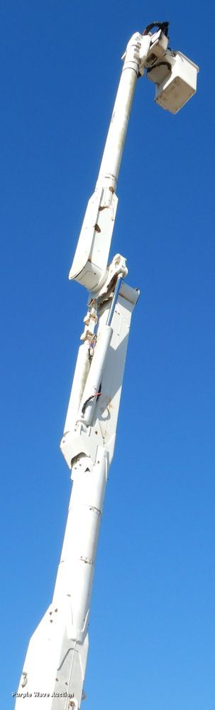 image for item KH9111 2006 Chevrolet C7500  bucket truck