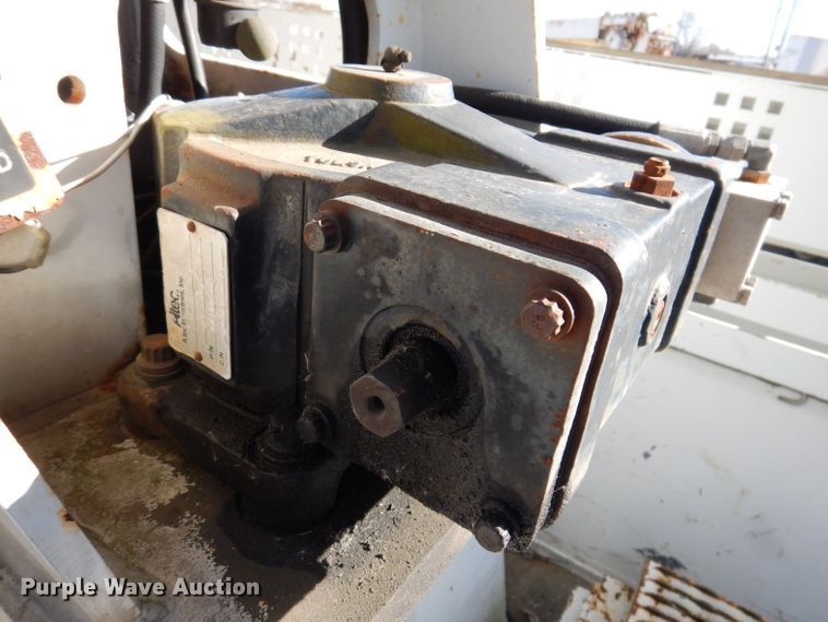 image for item KH9111 2006 Chevrolet C7500  bucket truck