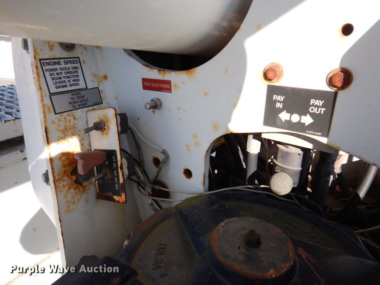 image for item KH9111 2006 Chevrolet C7500  bucket truck