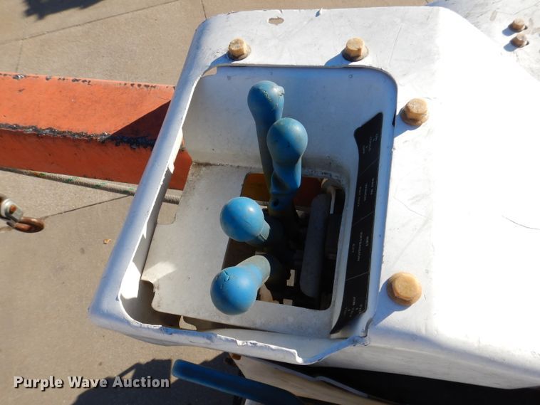 image for item KH9111 2006 Chevrolet C7500  bucket truck