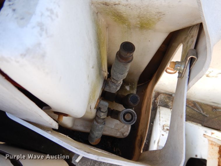 image for item KH9111 2006 Chevrolet C7500  bucket truck