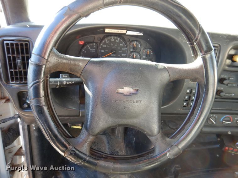 image for item KH9111 2006 Chevrolet C7500  bucket truck