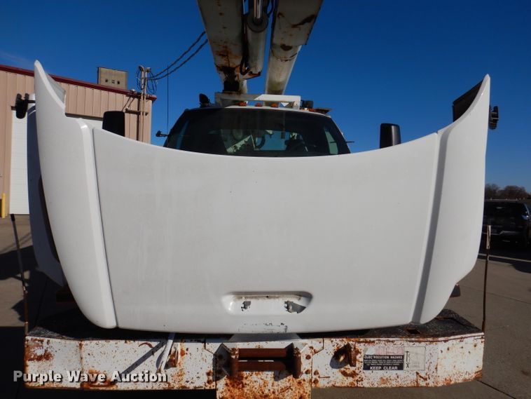 image for item KH9111 2006 Chevrolet C7500  bucket truck