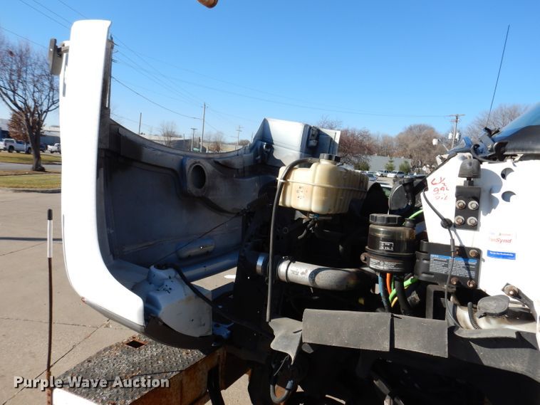 image for item KH9111 2006 Chevrolet C7500  bucket truck