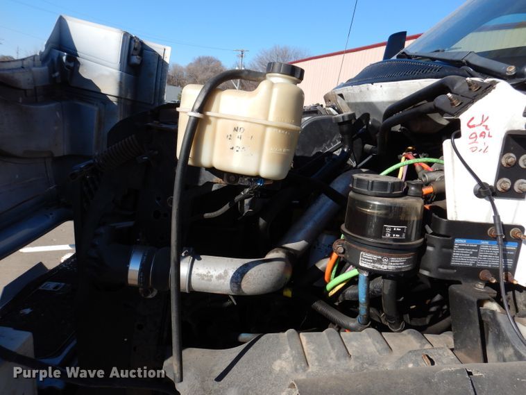 image for item KH9111 2006 Chevrolet C7500  bucket truck