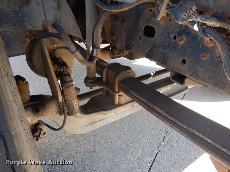 image for item KH9111 2006 Chevrolet C7500  bucket truck