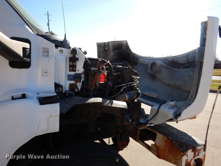 image for item KH9111 2006 Chevrolet C7500  bucket truck