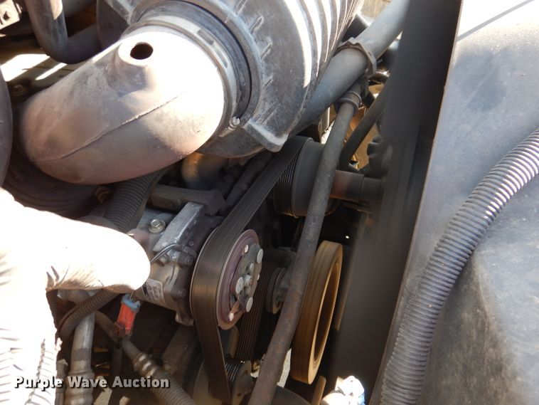 image for item KH9111 2006 Chevrolet C7500  bucket truck