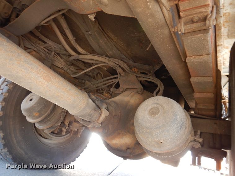 image for item KH9111 2006 Chevrolet C7500  bucket truck