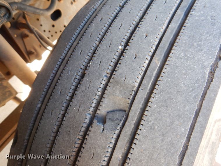 image for item KH9111 2006 Chevrolet C7500  bucket truck