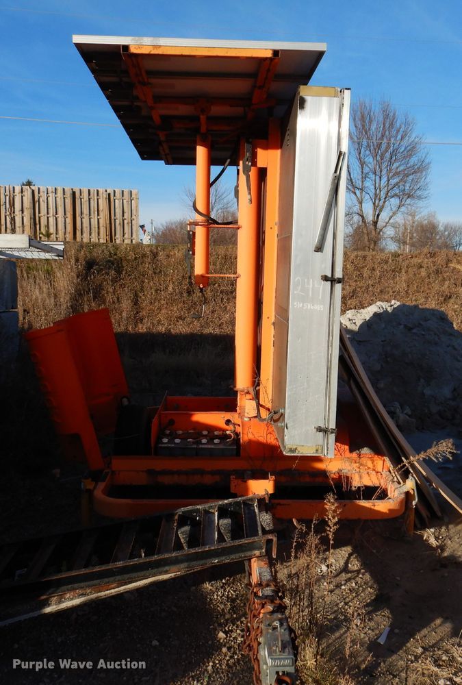 image for item KH9117 2000 Addco  message board trailer