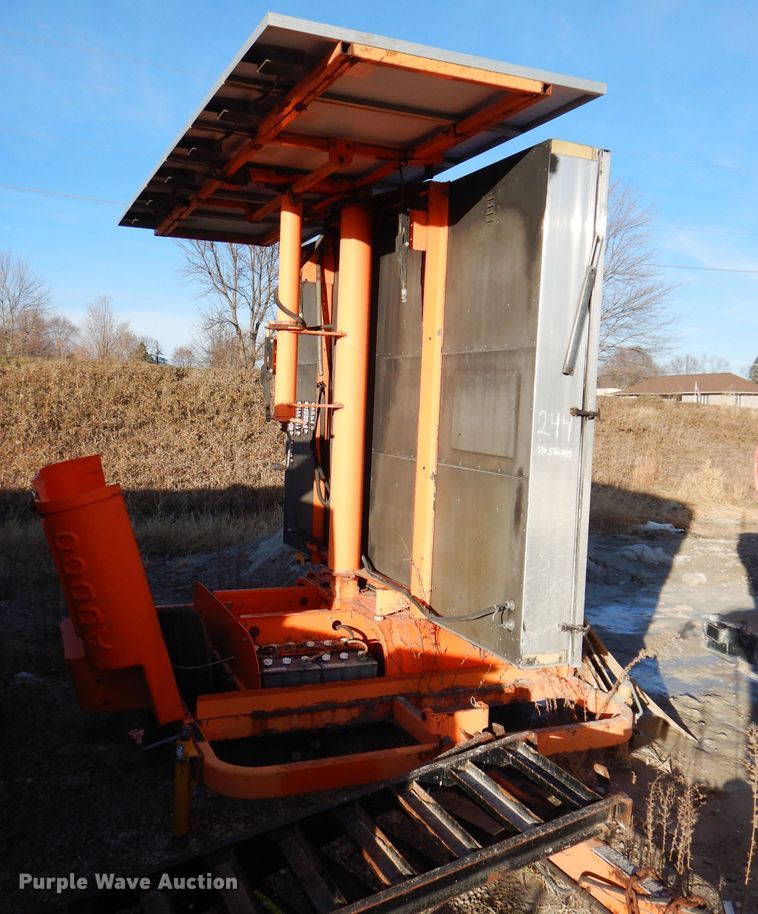 image for item KH9117 2000 Addco  message board trailer