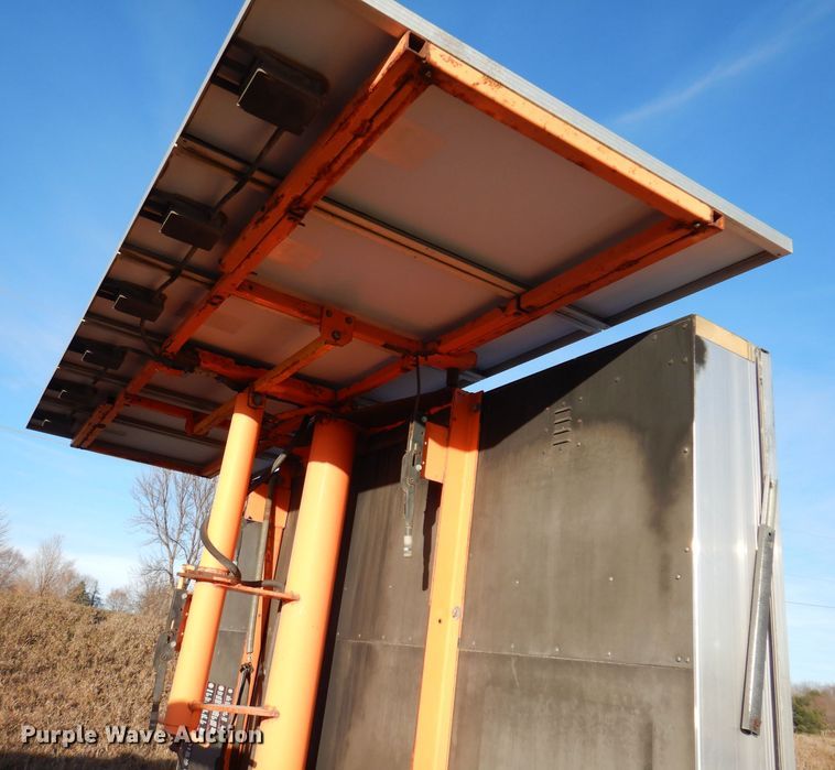 image for item KH9117 2000 Addco  message board trailer