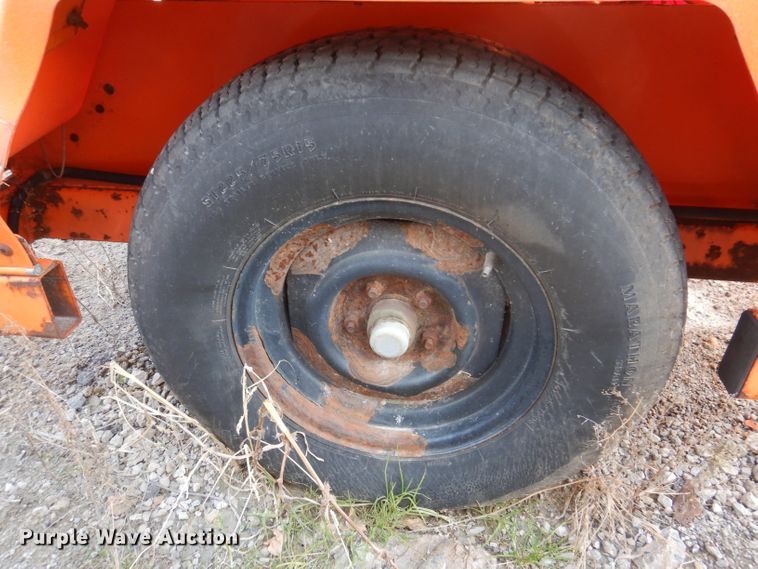 image for item KH9117 2000 Addco  message board trailer