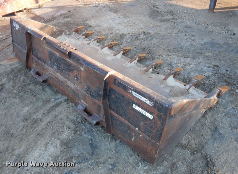 image for item KH9138 John Deere 84"W skid steer bucket