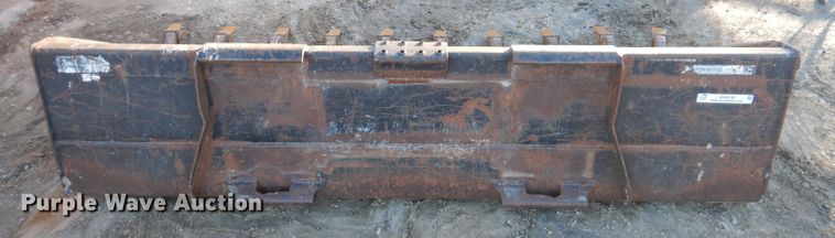 image for item KH9138 John Deere 84"W skid steer bucket