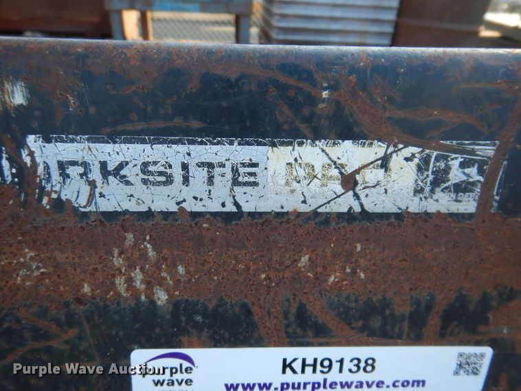 image for item KH9138 John Deere 84"W skid steer bucket