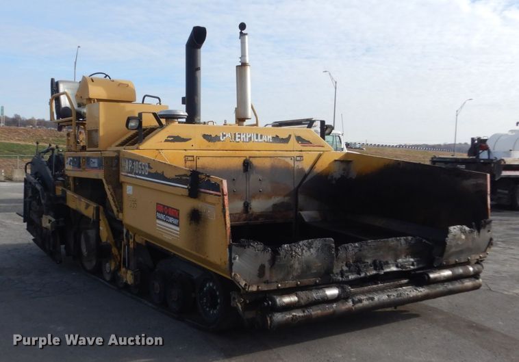 image for item KO9783 2005 Caterpillar AP-1055B  paver