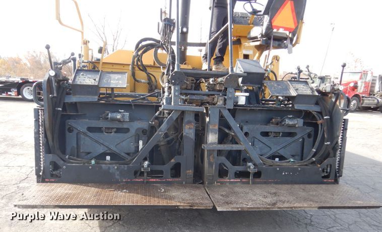 image for item KO9783 2005 Caterpillar AP-1055B  paver