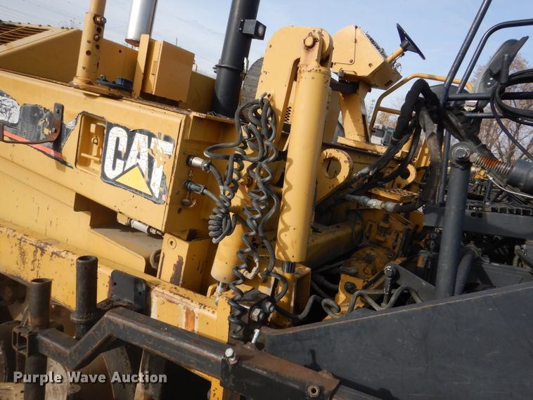 image for item KO9783 2005 Caterpillar AP-1055B  paver