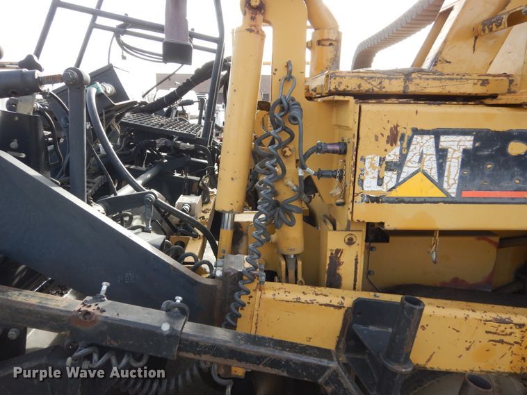 image for item KO9783 2005 Caterpillar AP-1055B  paver