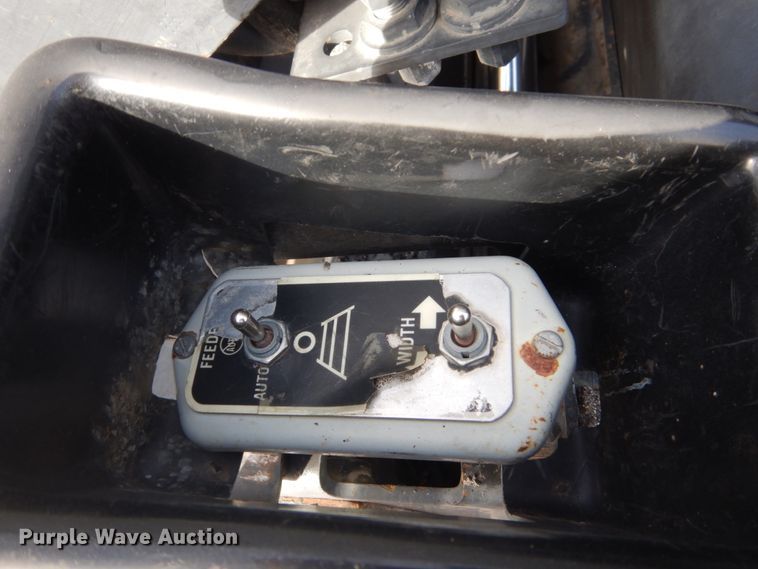 image for item KO9783 2005 Caterpillar AP-1055B  paver