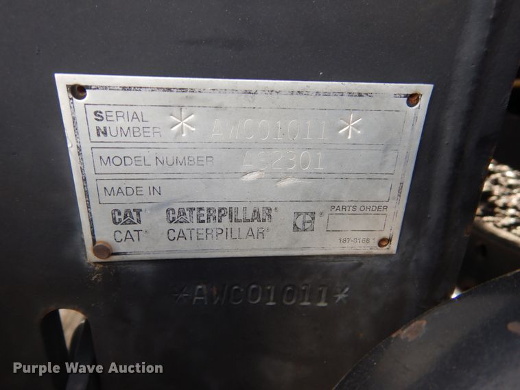 image for item KO9783 2005 Caterpillar AP-1055B  paver