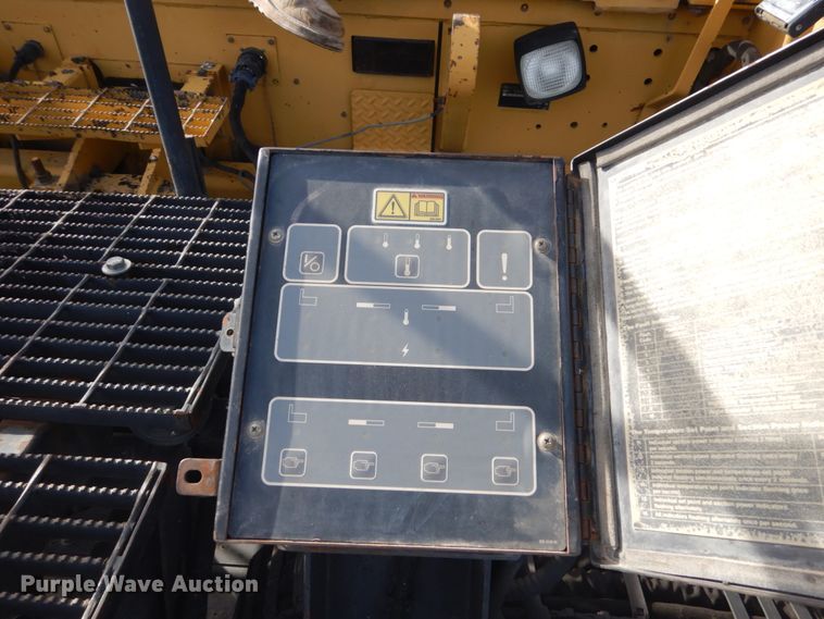 image for item KO9783 2005 Caterpillar AP-1055B  paver