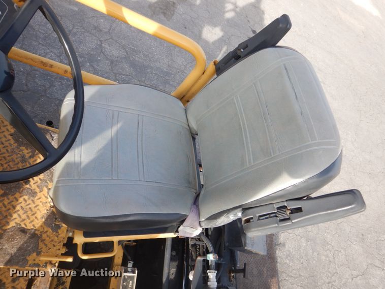 image for item KO9783 2005 Caterpillar AP-1055B  paver