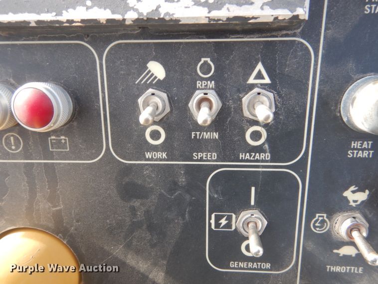 image for item KO9783 2005 Caterpillar AP-1055B  paver