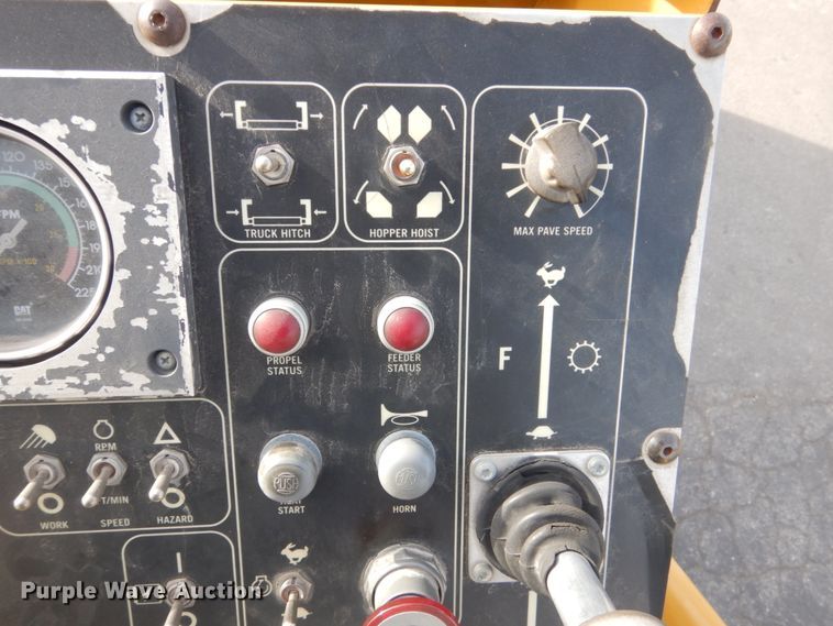 image for item KO9783 2005 Caterpillar AP-1055B  paver