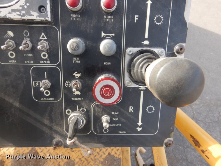 image for item KO9783 2005 Caterpillar AP-1055B  paver