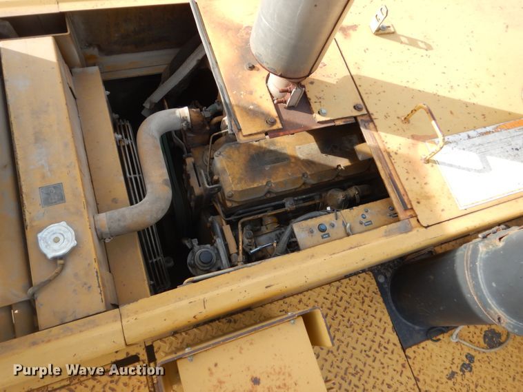 image for item KO9783 2005 Caterpillar AP-1055B  paver