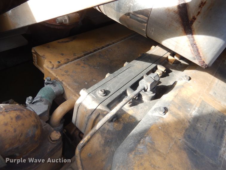 image for item KO9783 2005 Caterpillar AP-1055B  paver