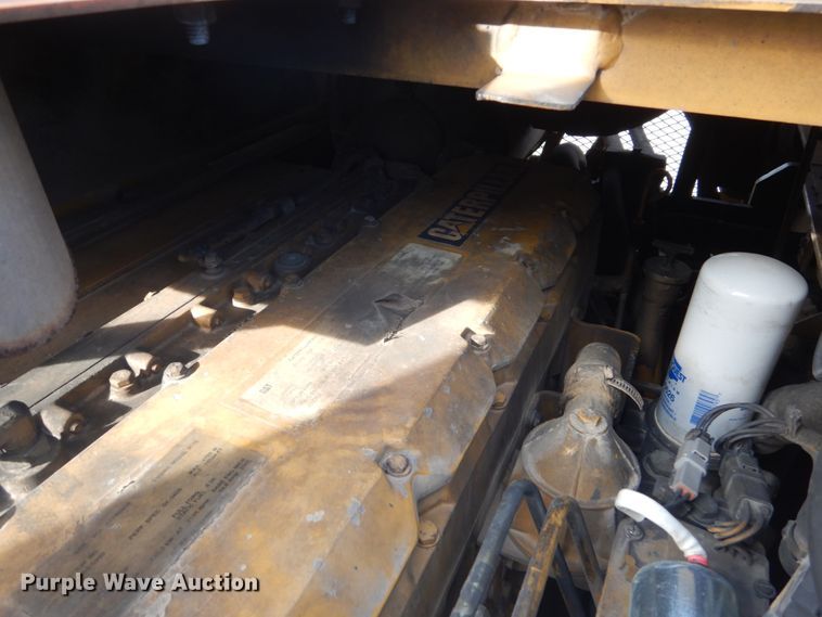 image for item KO9783 2005 Caterpillar AP-1055B  paver