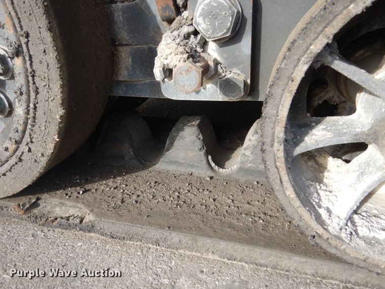 image for item KO9783 2005 Caterpillar AP-1055B  paver